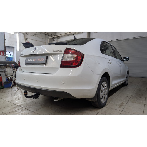 Фаркоп Avtos на SKODA Rapid 2012-2020 Арт.VW 33 (тянет до 750 кг)