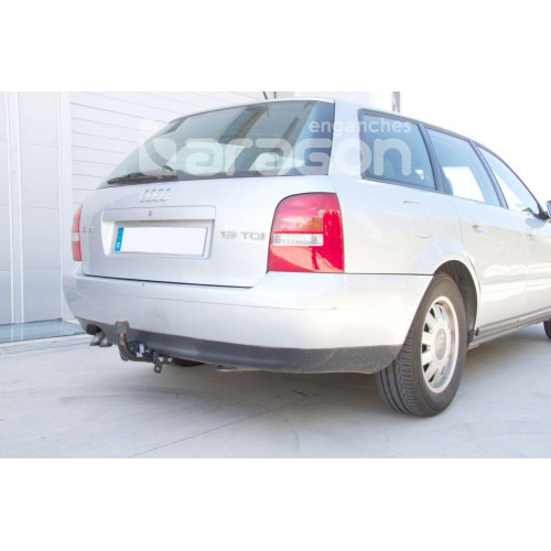 Фаркоп ARAGON на AUDI A4 1994–2001  Арт. E0403AA (B5 седан и универсал)